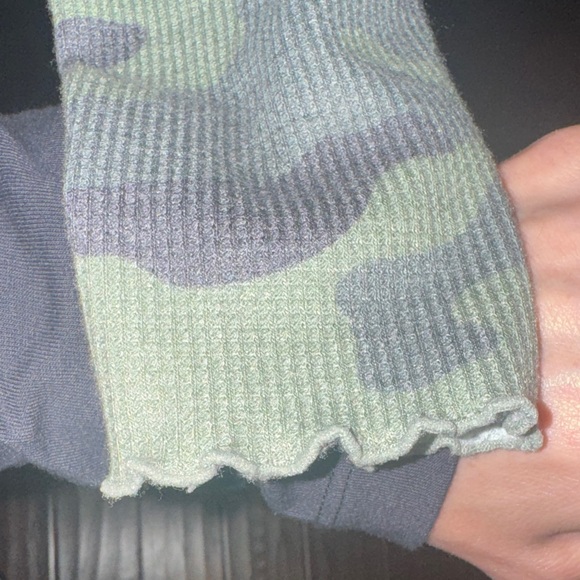 BP Nordstrom Camouflage Longsleeve Army Green Long John Top Womens Casual Tee XS - Picture 5 of 9